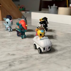 TokiDoki fugurine set - 6 figures